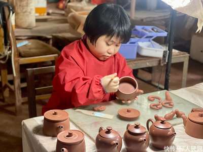 广西钦州:发展坭兴陶产业 为残疾人提供更多就业机会